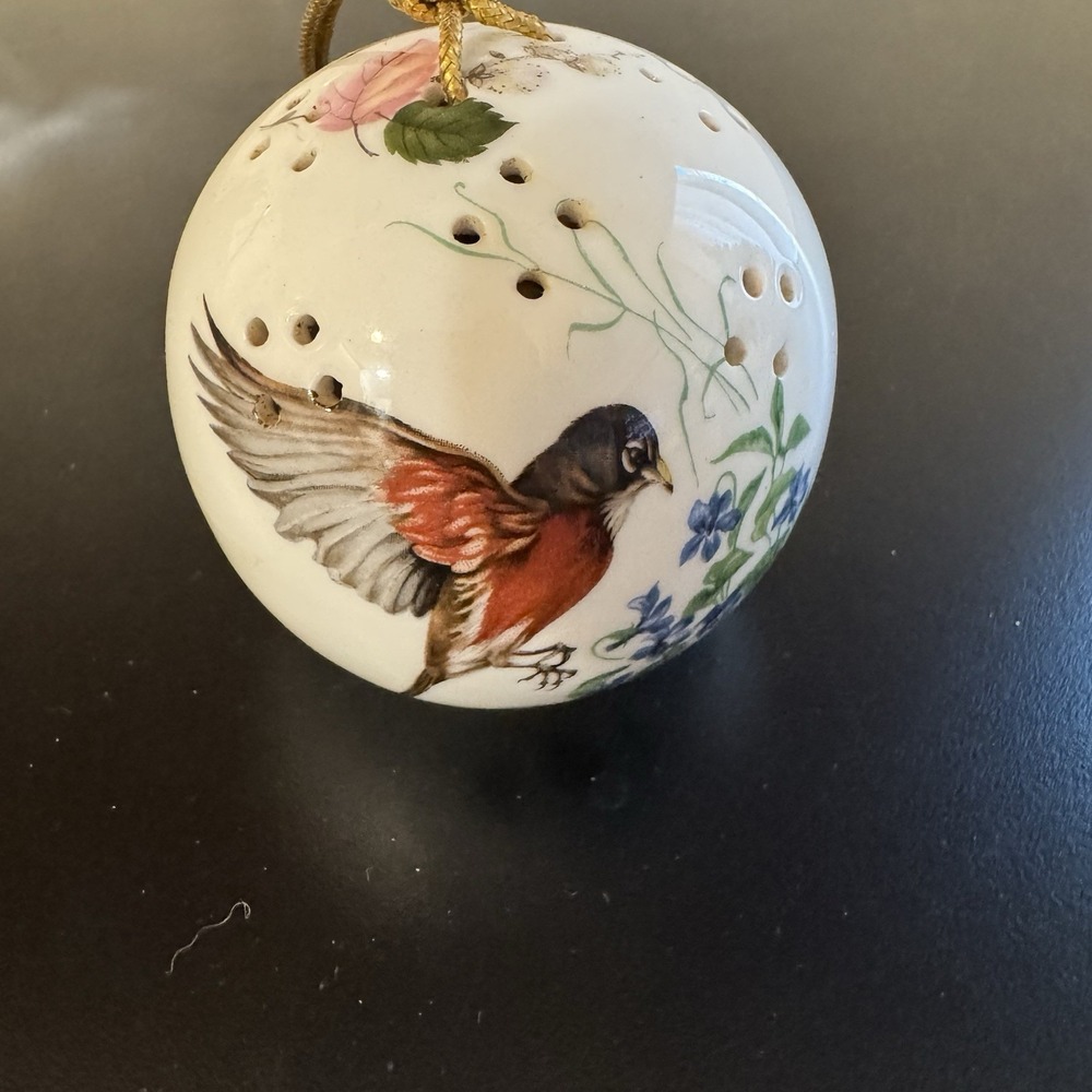 Taylor Of London Pomander‎ Humming Bird Ceramic Hanging Ball Floral England